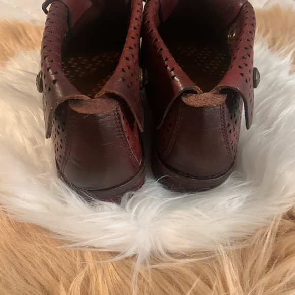 PATRICIA NASH BURGUNDY PERFORATED LASER CUT ANKLE SHOE. - Picture 2 of 6